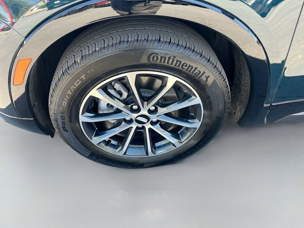 Used 2025 Cadillac XT4 Sport AWD/4WD image 32