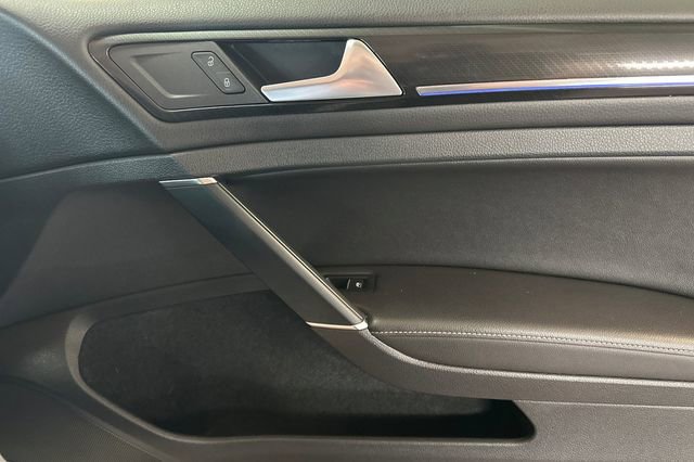 Used 2018 Volkswagen Golf R 4-Door image 21