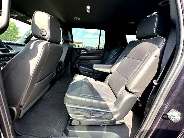 Used 2023 Chevrolet Suburban Premier AWD/4WD image 20