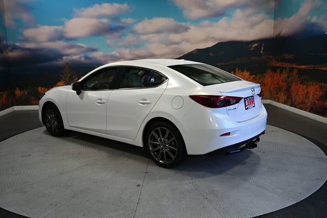 Used 2018 MAZDA MAZDA3 Grand Touring w/ Premium Equipment Package image 6