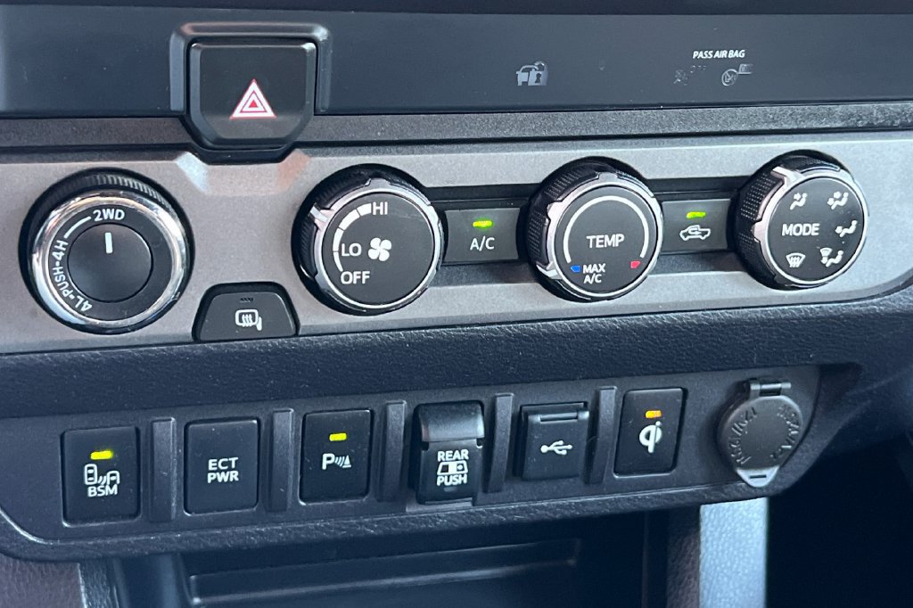 Certified 2020 Toyota Tacoma TRD Off-Road w/ Technology Package AWD/4WD image 23
