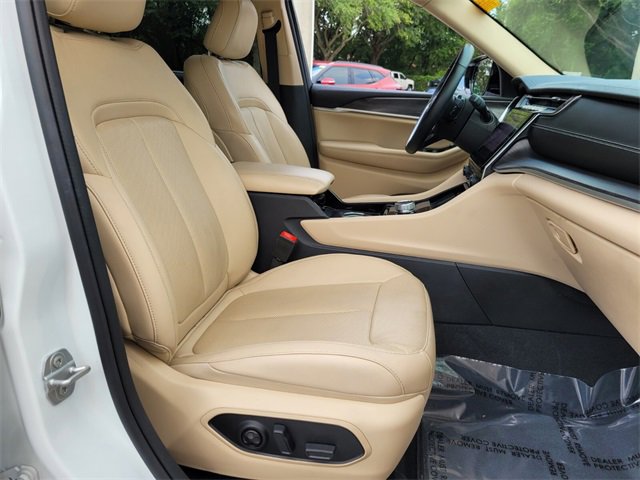 Used 2022 Jeep Grand Cherokee L Limited w/ Luxury Tech Group II image 25