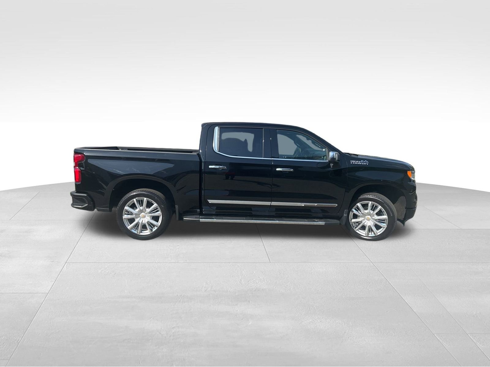 Used 2022 Chevrolet Silverado 1500 High Country w/ High Country Premium Package image 7