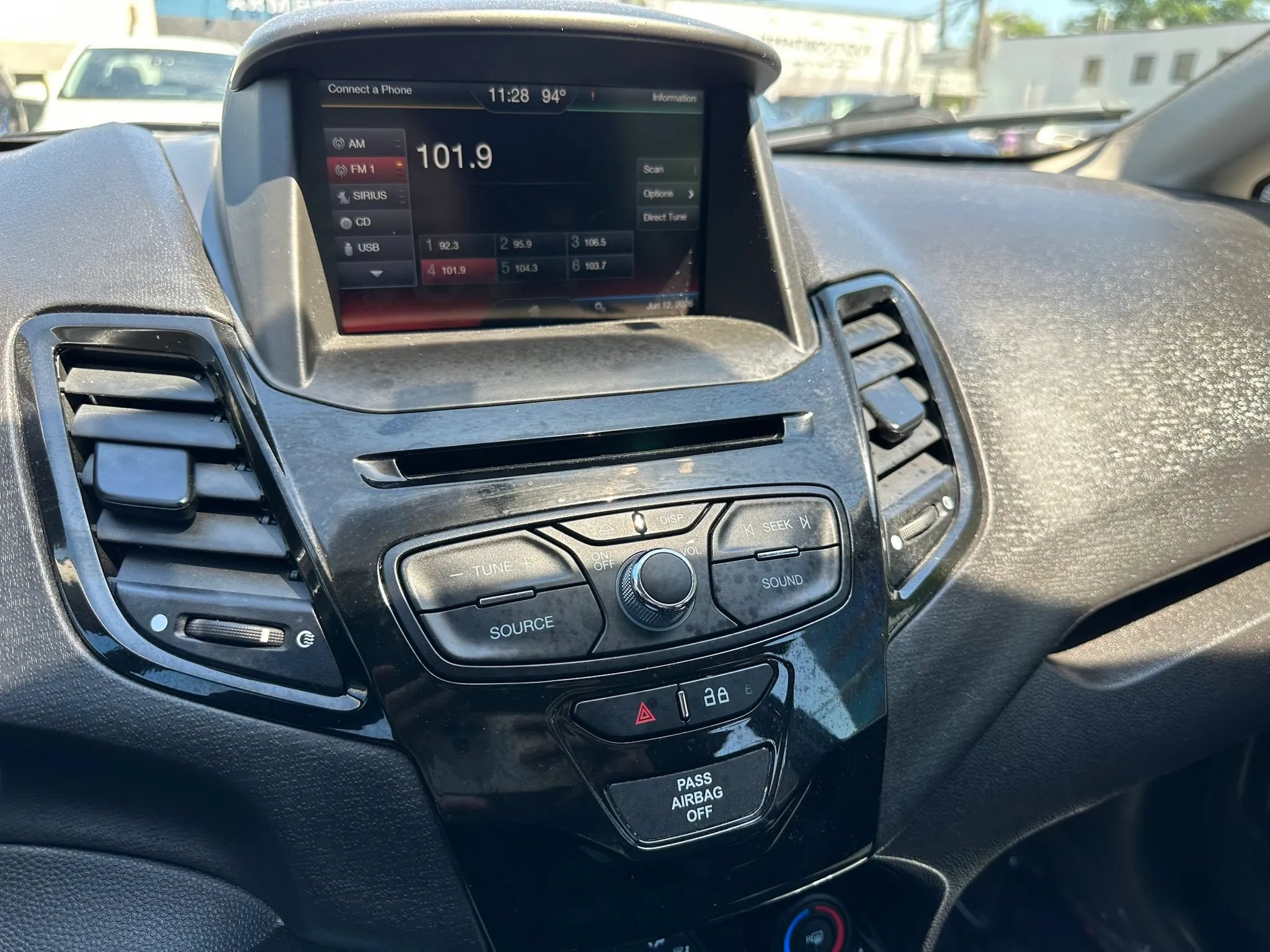Used 2015 Ford Fiesta SE w/ Equipment Group 201A FWD image 25