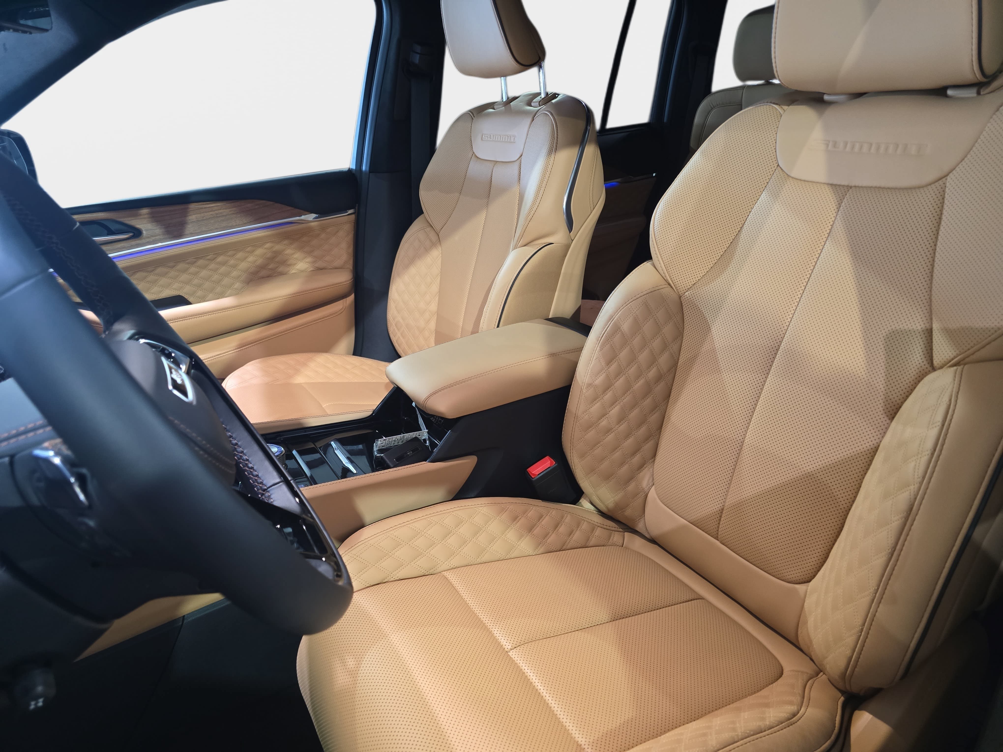 Used 2026 Jeep Grand Cherokee Summit w/ Obsidian Package AWD/4WD image 12