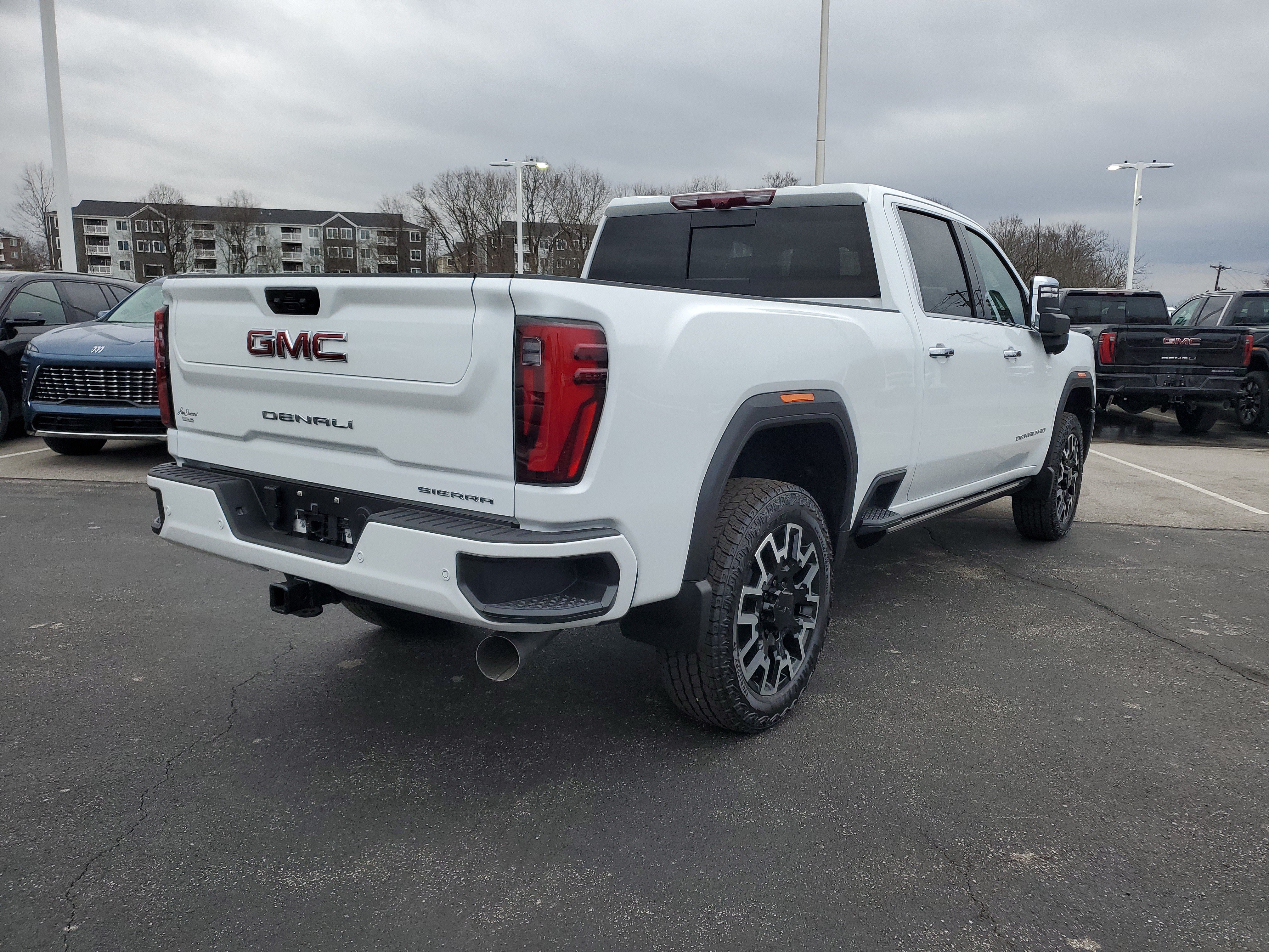 New 2026 GMC Sierra 2500 Denali w/ Denali Reserve Package AWD/4WD image 4