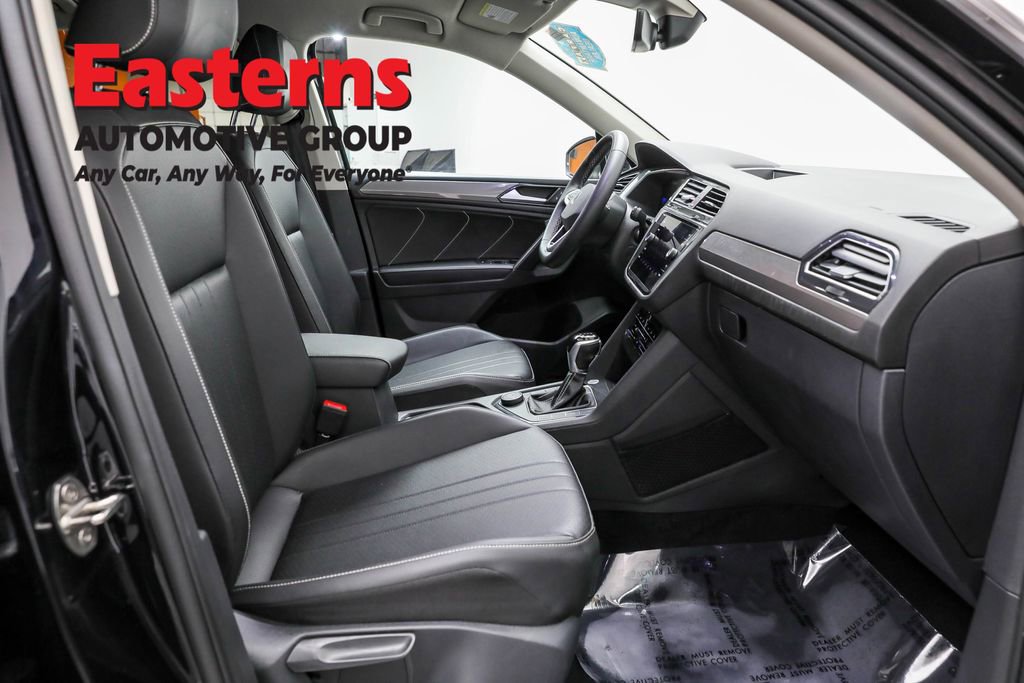 Used 2023 Volkswagen Tiguan SE image 22