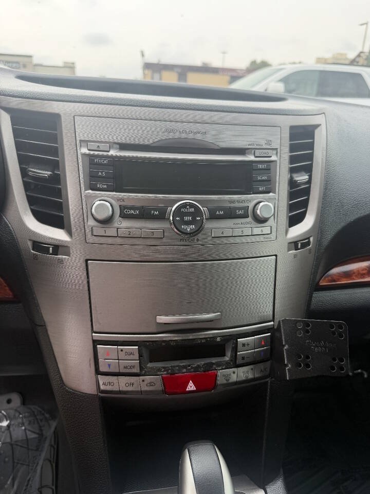 Used 2011 Subaru Outback 2.5i Limited w/ PWR Moonroof Pkg AWD/4WD image 13