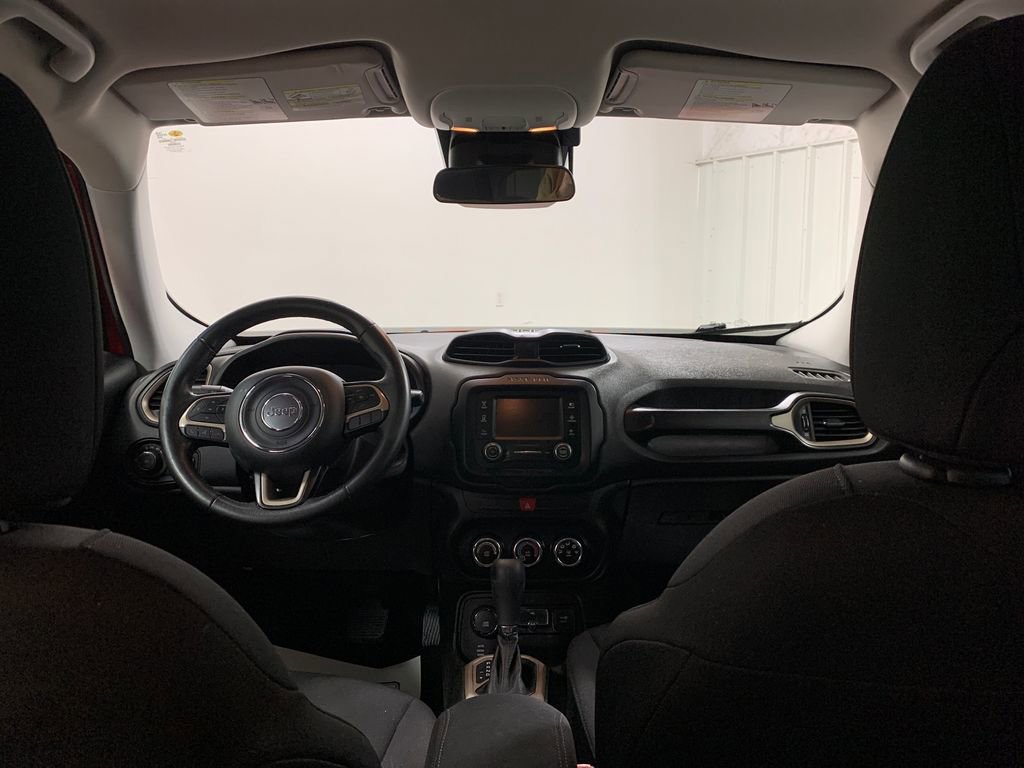 Used 2017 Jeep Renegade Latitude image 16