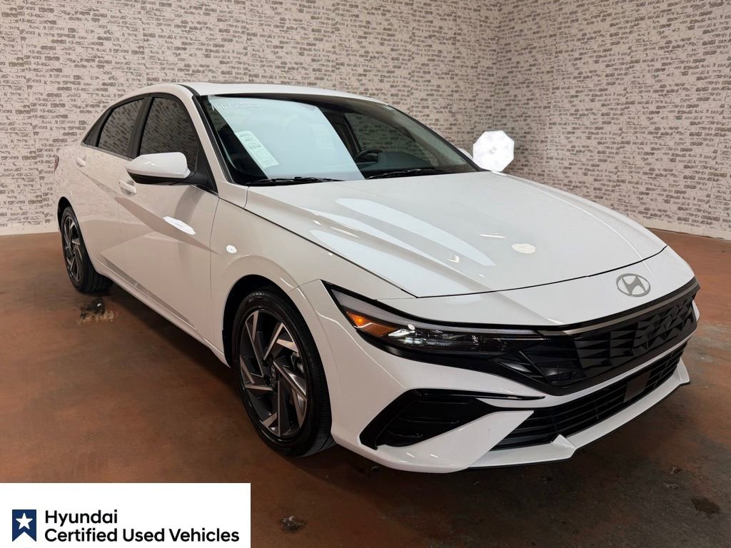 Certified 2025 Hyundai Elantra SEL FWD image 8