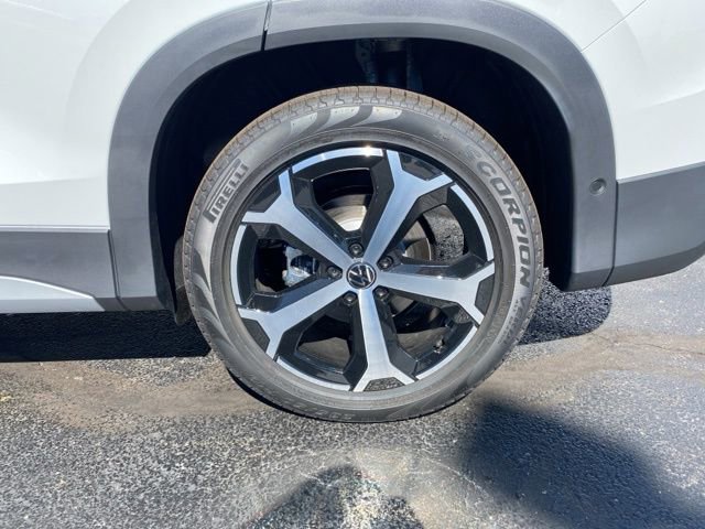 New 2025 Volkswagen Tiguan SE image 17