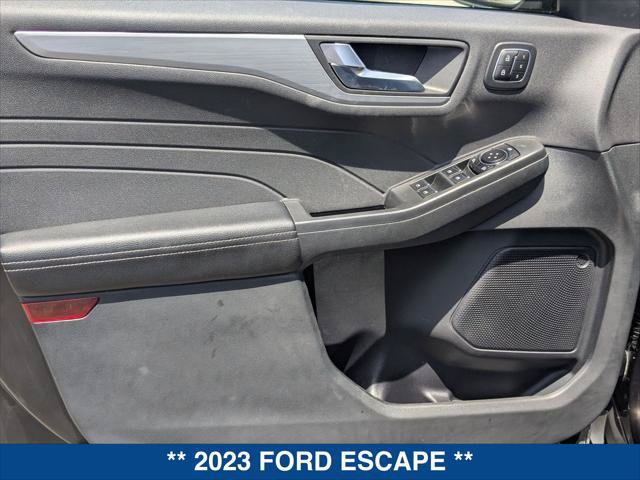 Certified 2023 Ford Escape Platinum AWD/4WD image 10