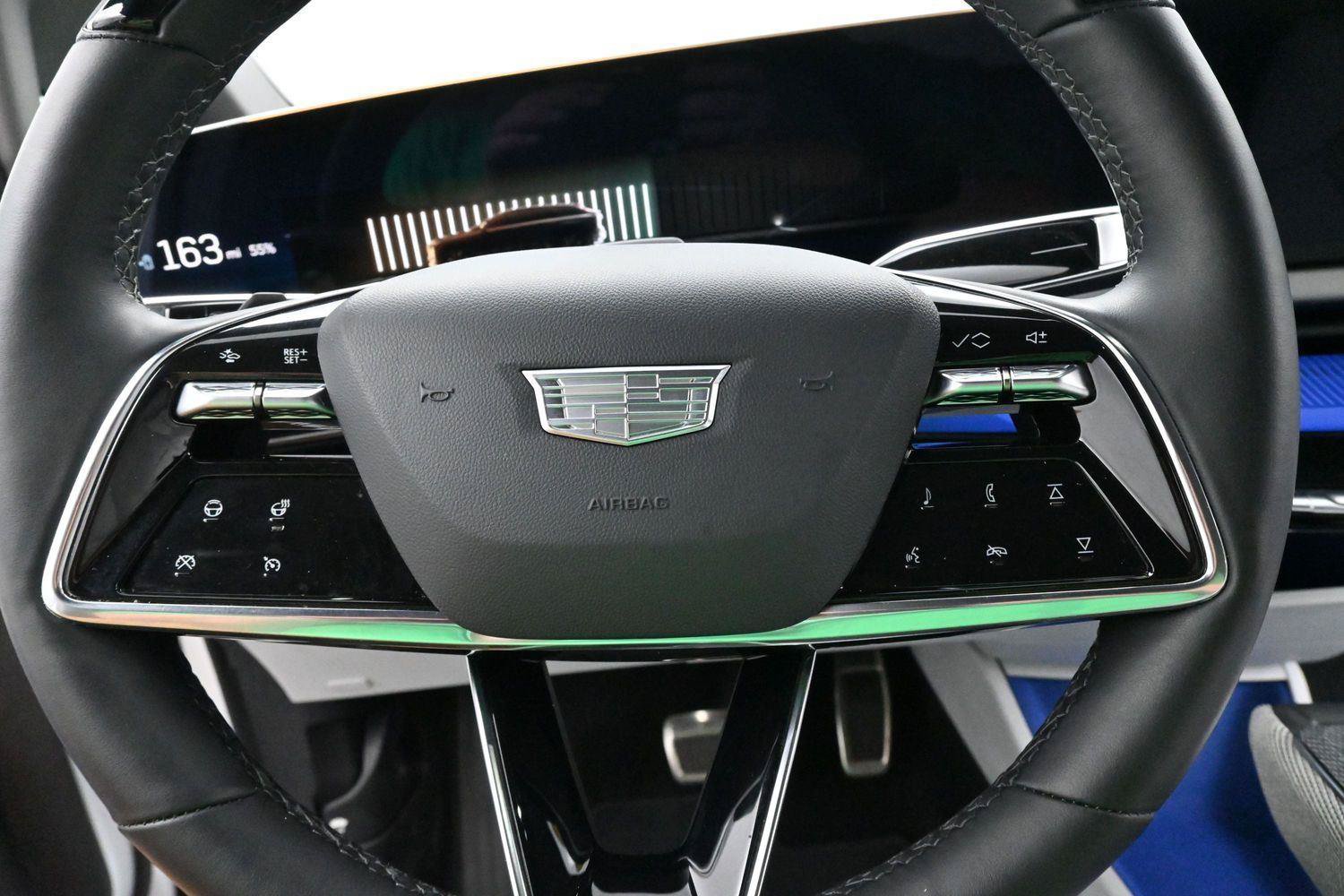 Certified 2025 Cadillac Optiq Sport 1 AWD/4WD image 17