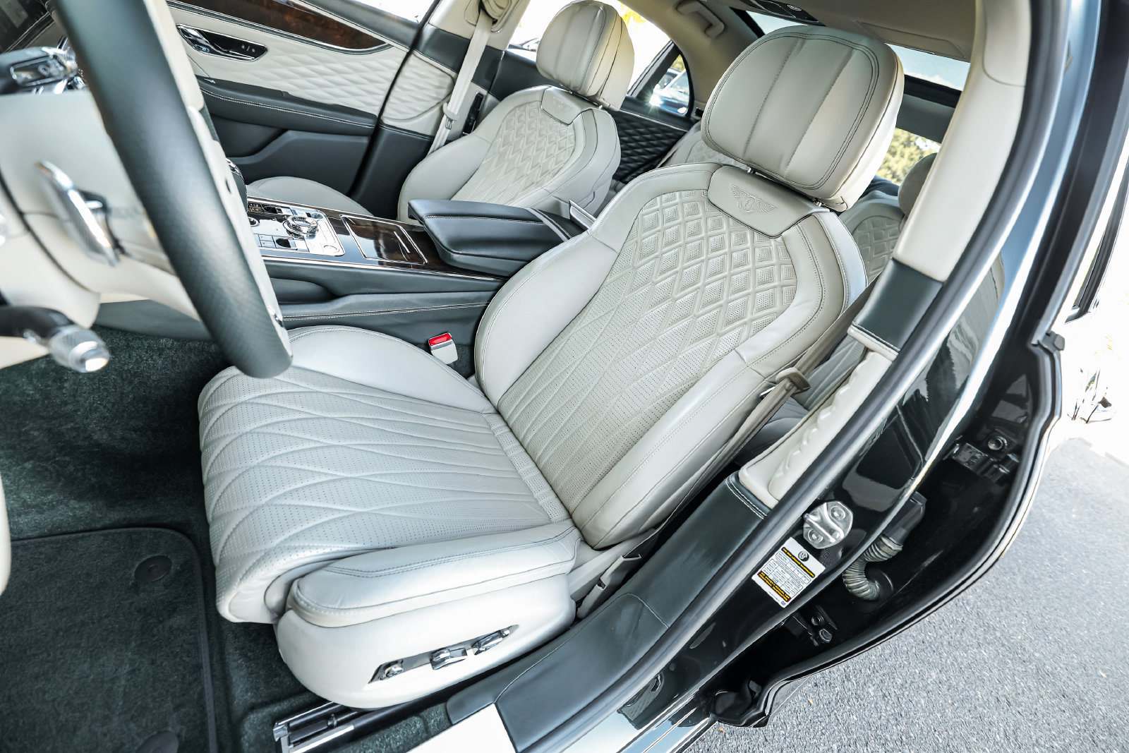 Certified 2020 Bentley Flying Spur W12 AWD/4WD image 26