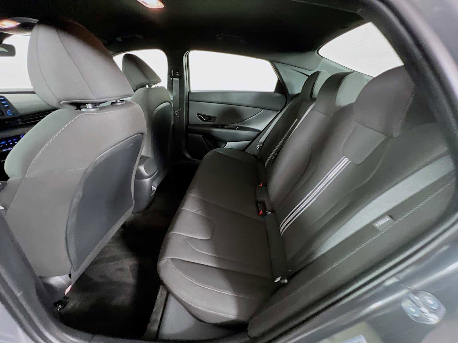 Certified 2025 Hyundai Elantra Sport image 23