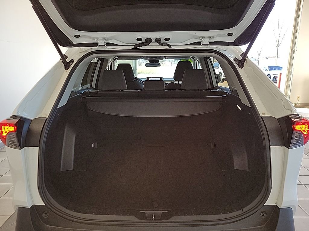 Used 2025 Toyota RAV4 XLE image 13