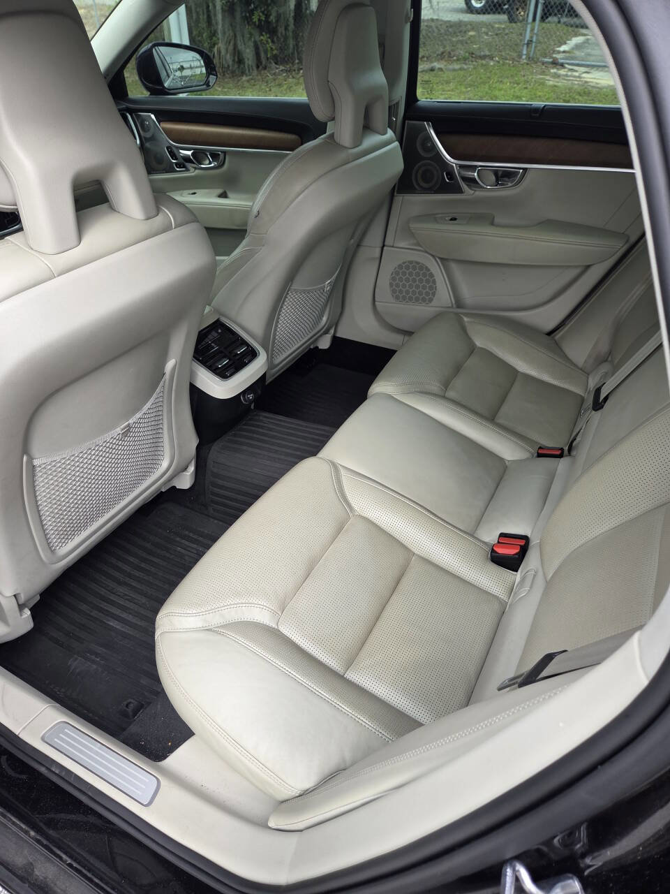 Used 2017 Volvo S90 T6 Inscription w/ Vision Package image 6