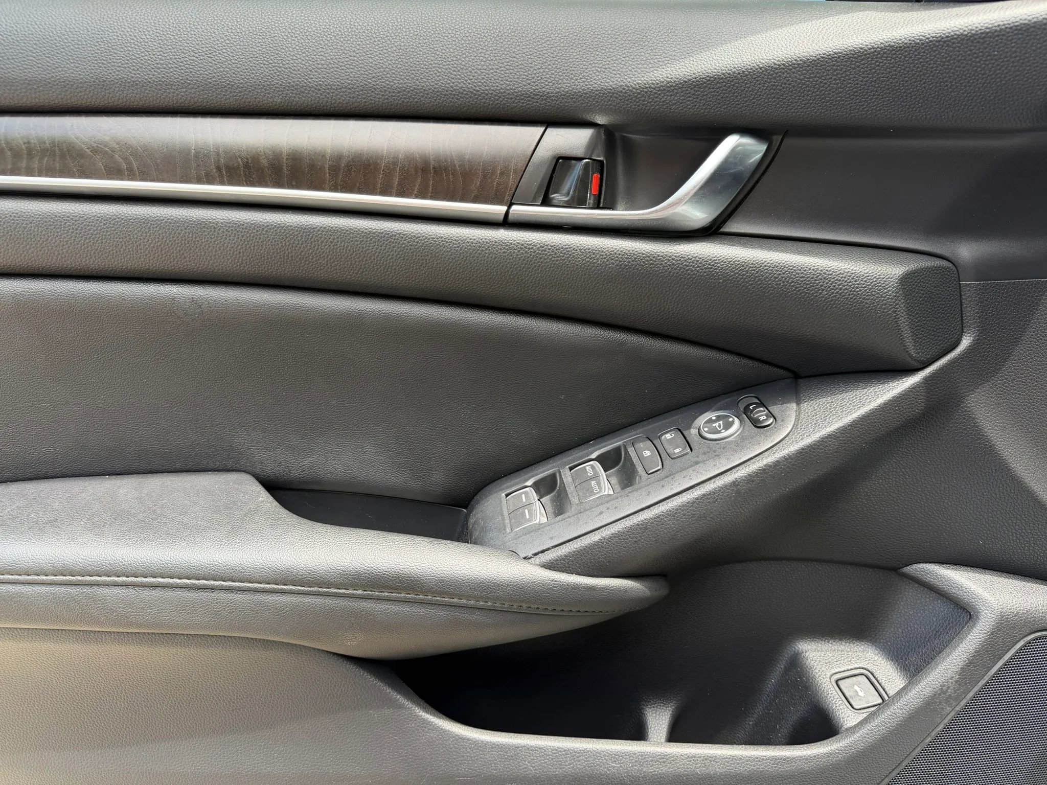 Used 2019 Honda Accord EX image 9