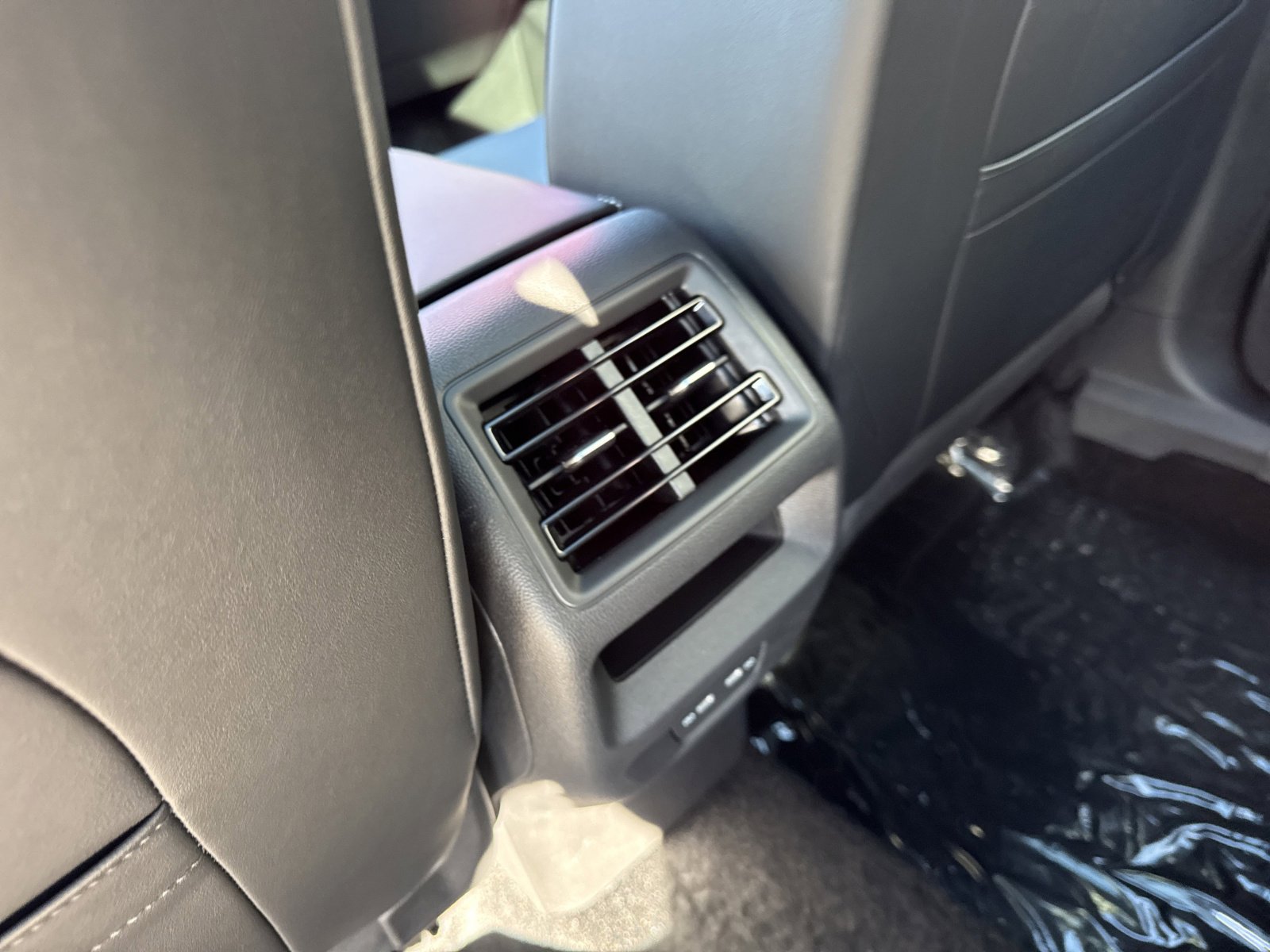 New 2026 Volkswagen Tiguan SE R-Line image 21