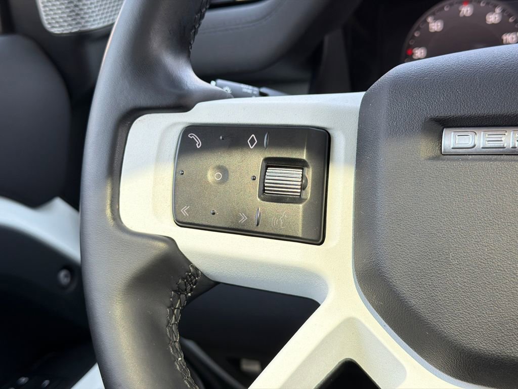 Used 2023 Land Rover Defender 130 S image 26
