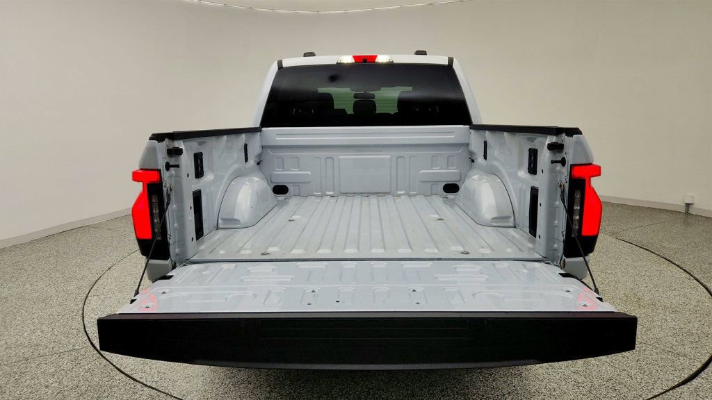 Used 2025 Ford F150 Lightning XLT AWD/4WD image 22