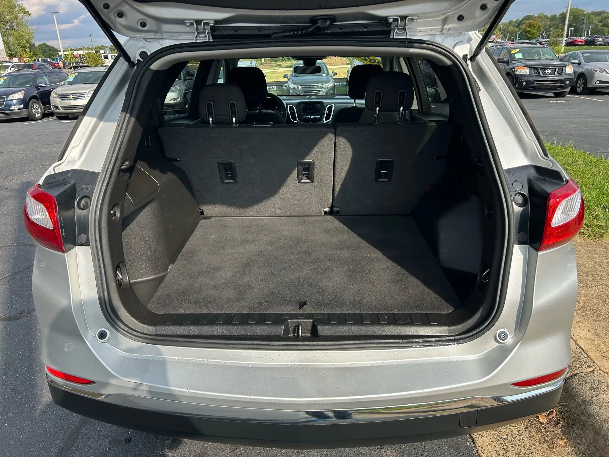 Used 2020 Chevrolet Equinox LT image 18