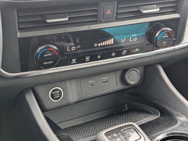 Used 2023 Nissan Rogue SV image 15