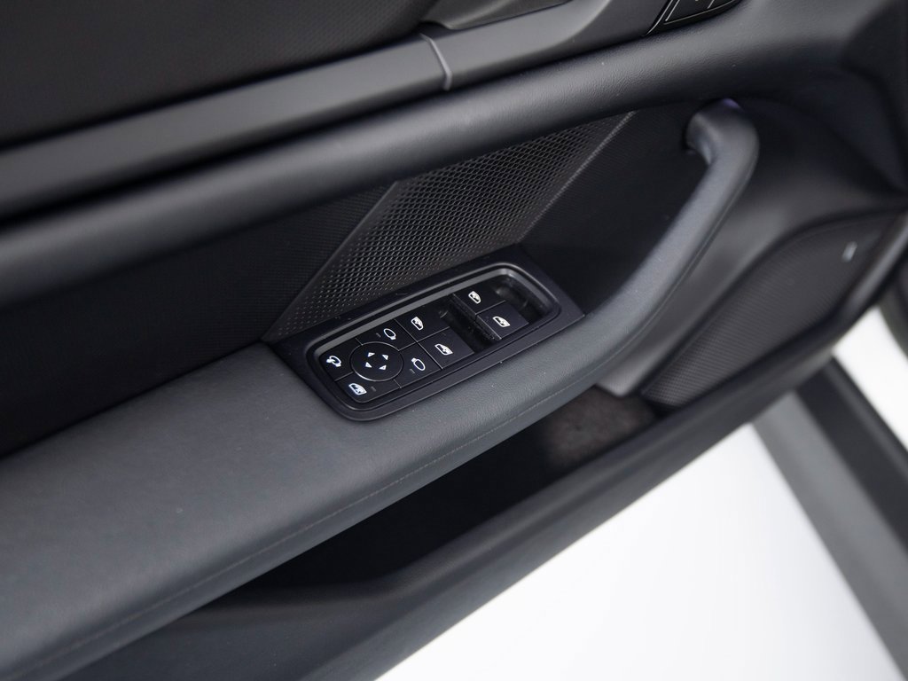 Certified 2022 Porsche Taycan image 37