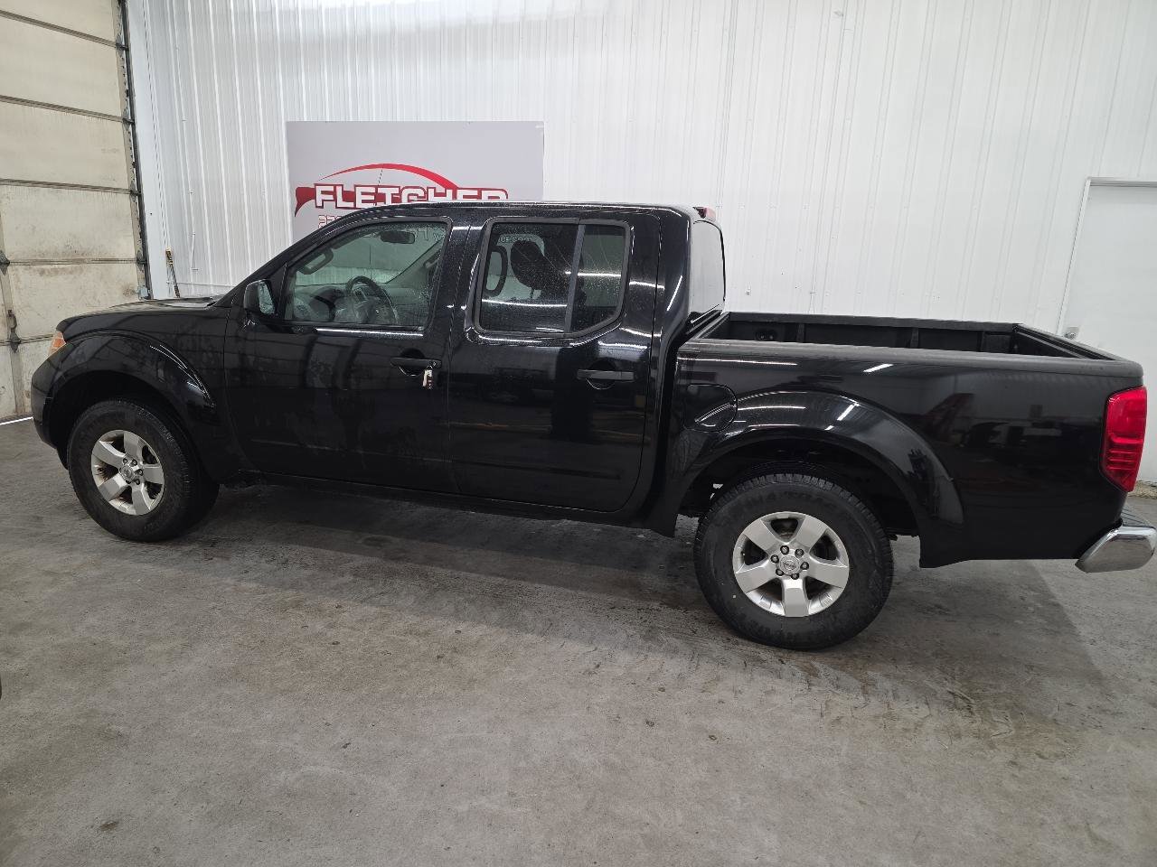 Used 2012 Nissan Frontier SV image 8