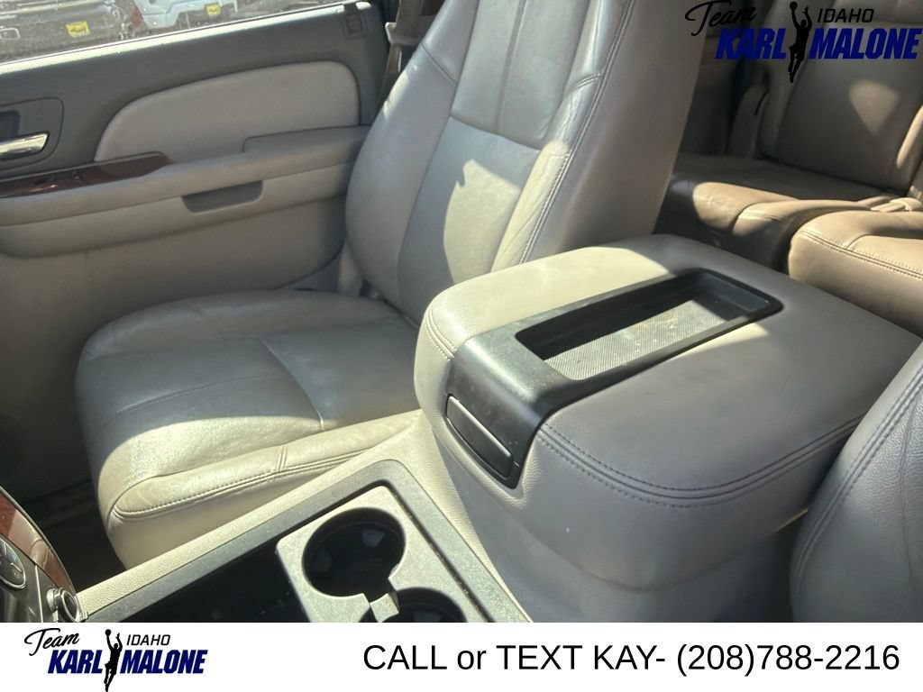 Used 2008 Chevrolet Suburban LT w/ LT Preferred Equipment Group AWD/4WD image 29