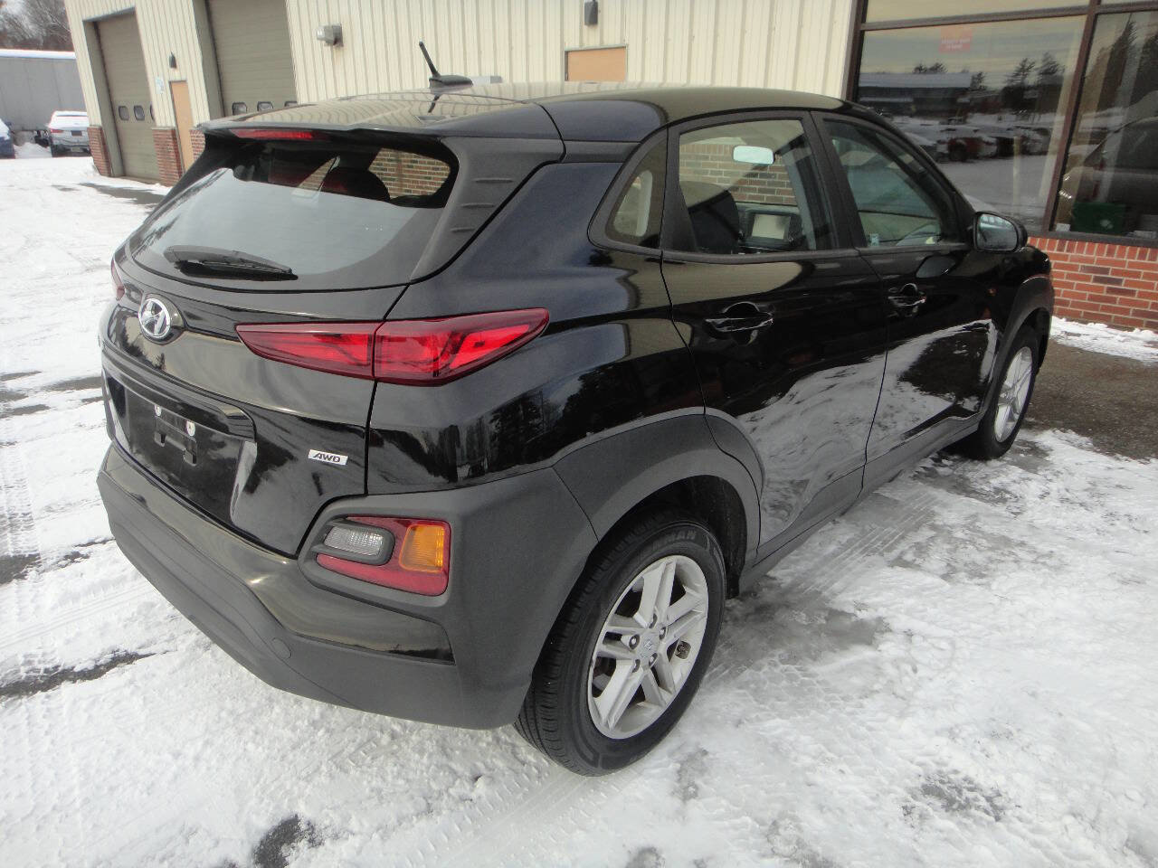 Used 2021 Hyundai Kona SE image 6