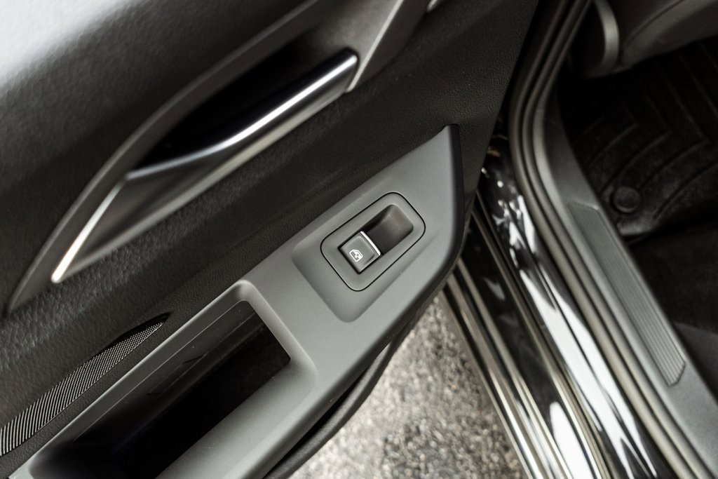 Used 2024 Volkswagen Golf R image 31