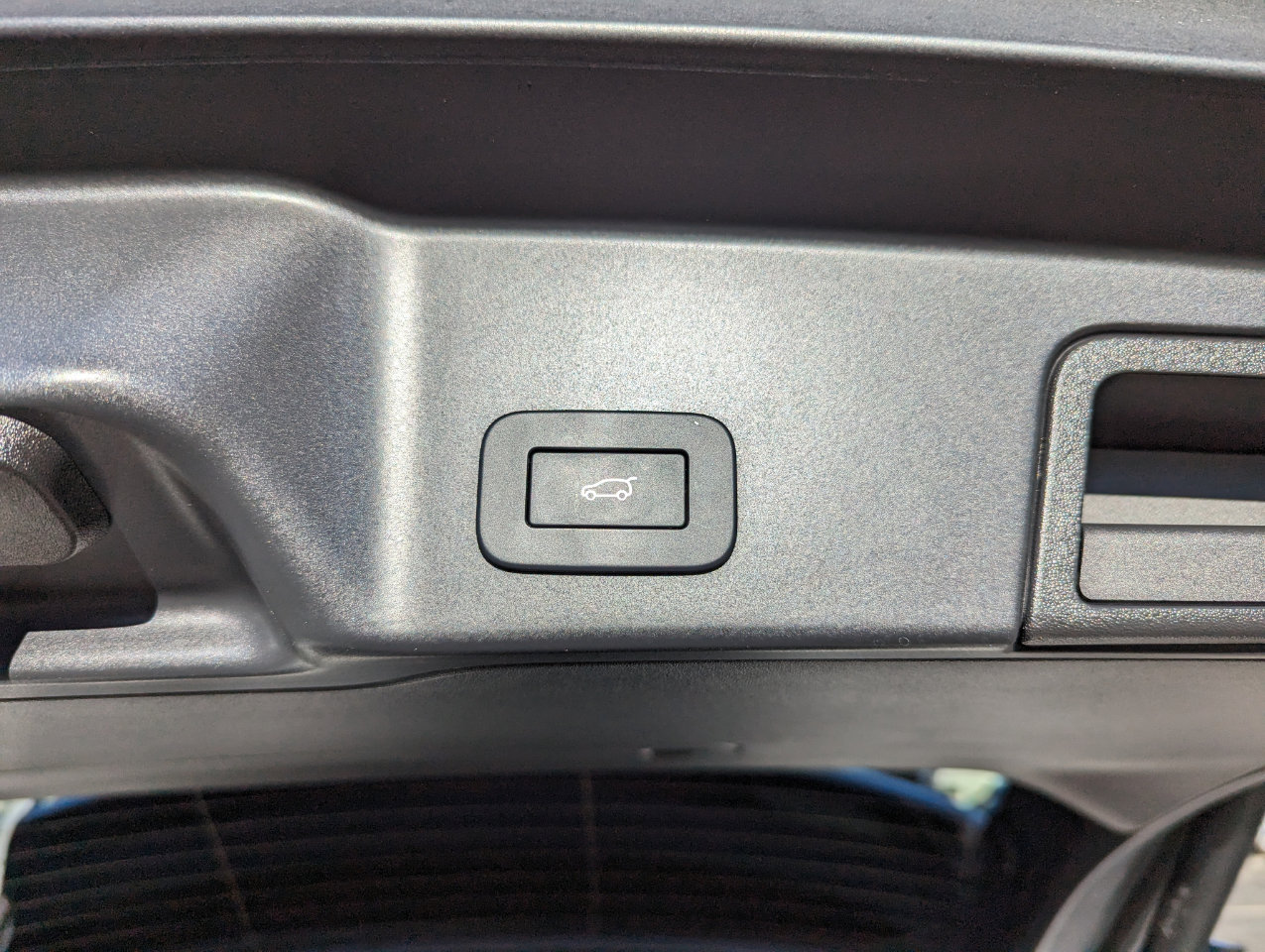 Used 2024 Land Rover Range Rover Evoque Dynamic SE image 41