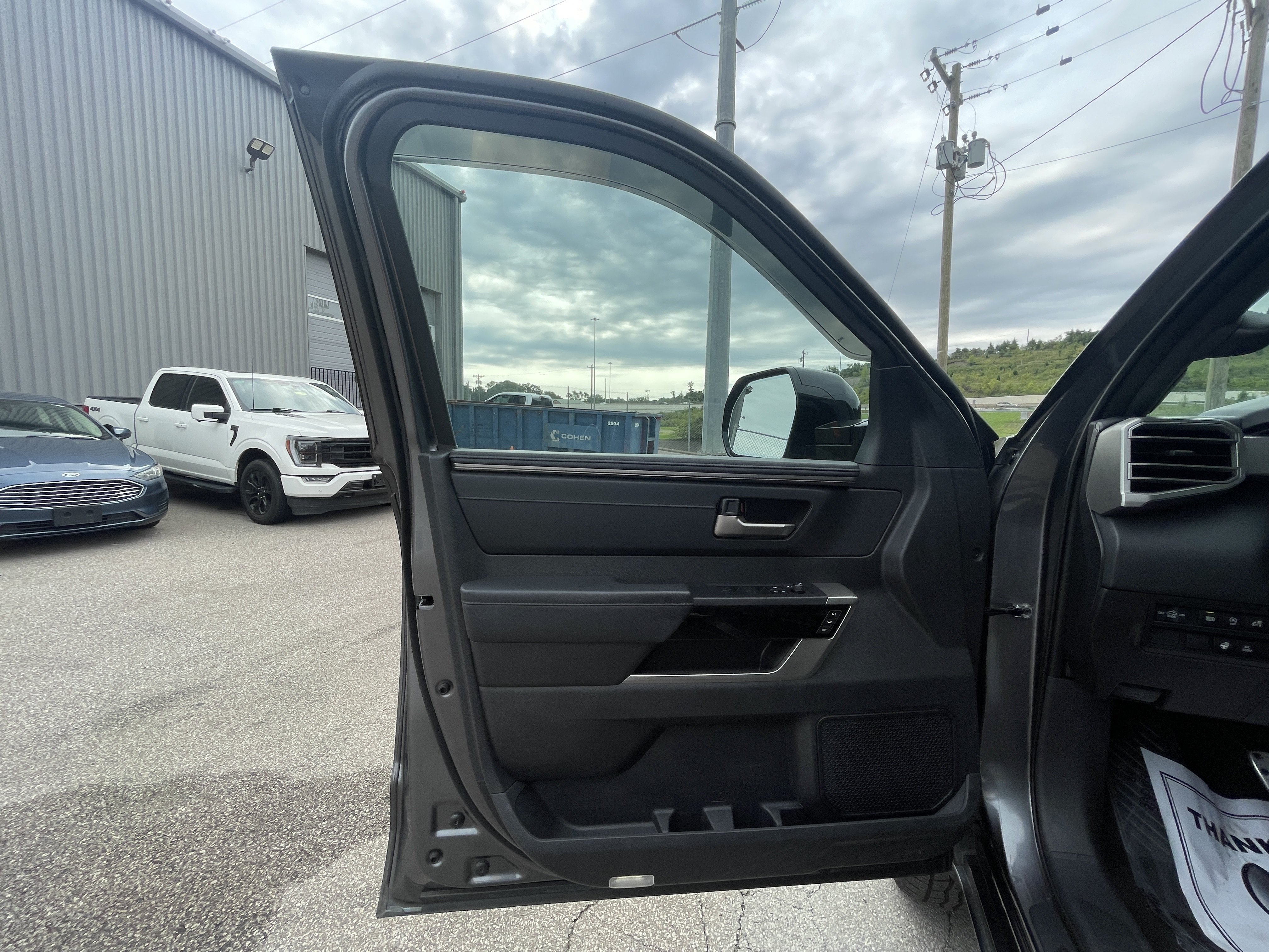 Used 2025 Toyota Tundra Limited w/ TRD Off-Road Package AWD/4WD image 9