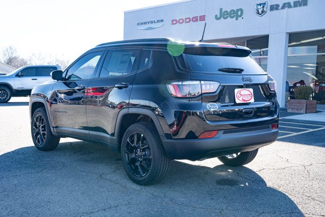 New 2026 Jeep Compass Latitude AWD/4WD image 3