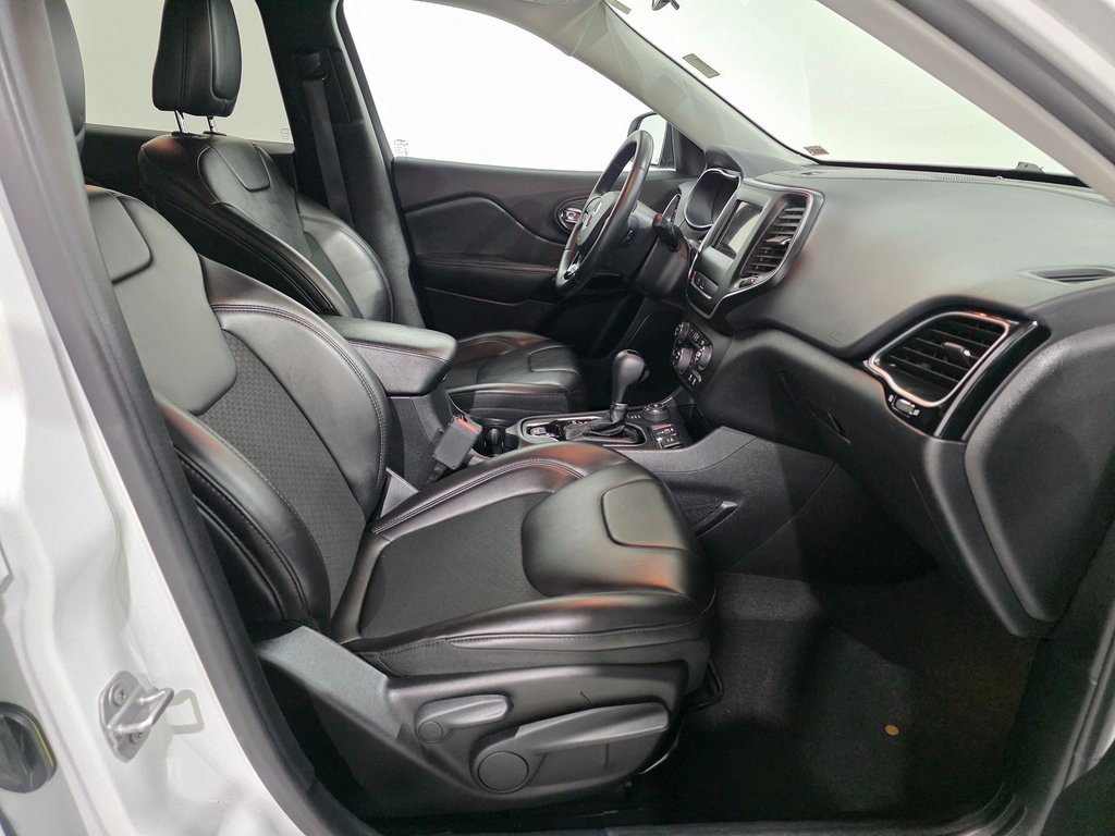 Used 2019 Jeep Cherokee Altitude image 24