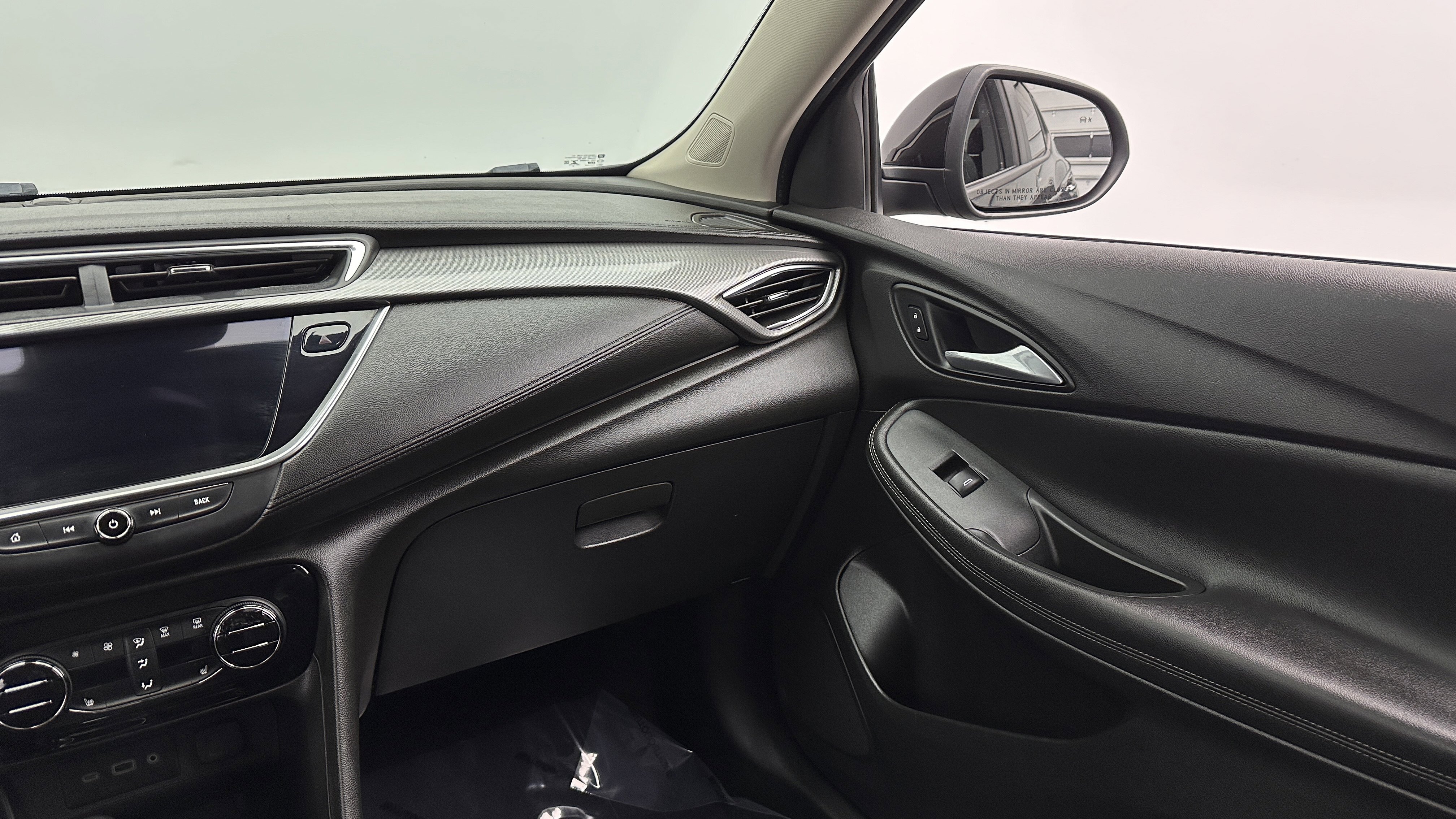 Used 2020 Buick Encore GX Select image 31