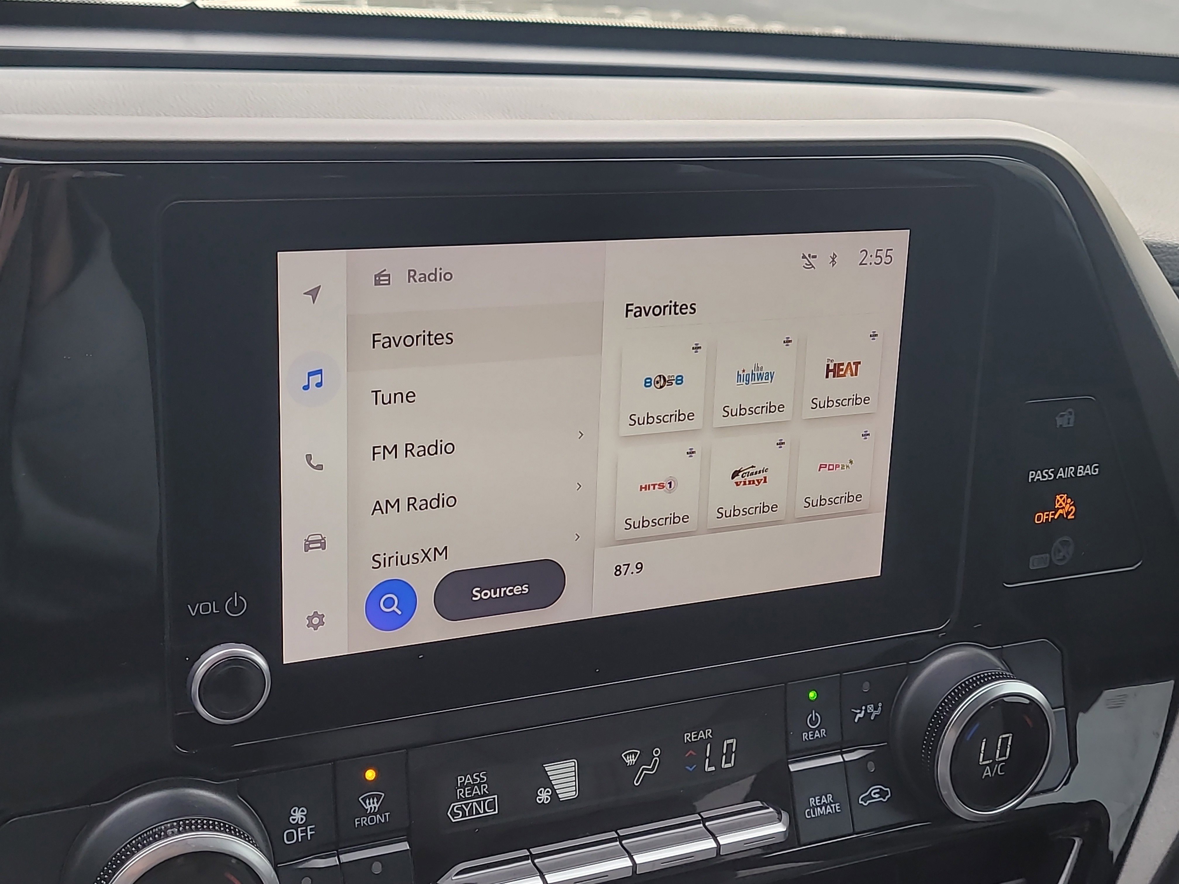 Used 2023 Toyota Highlander L FWD image 24