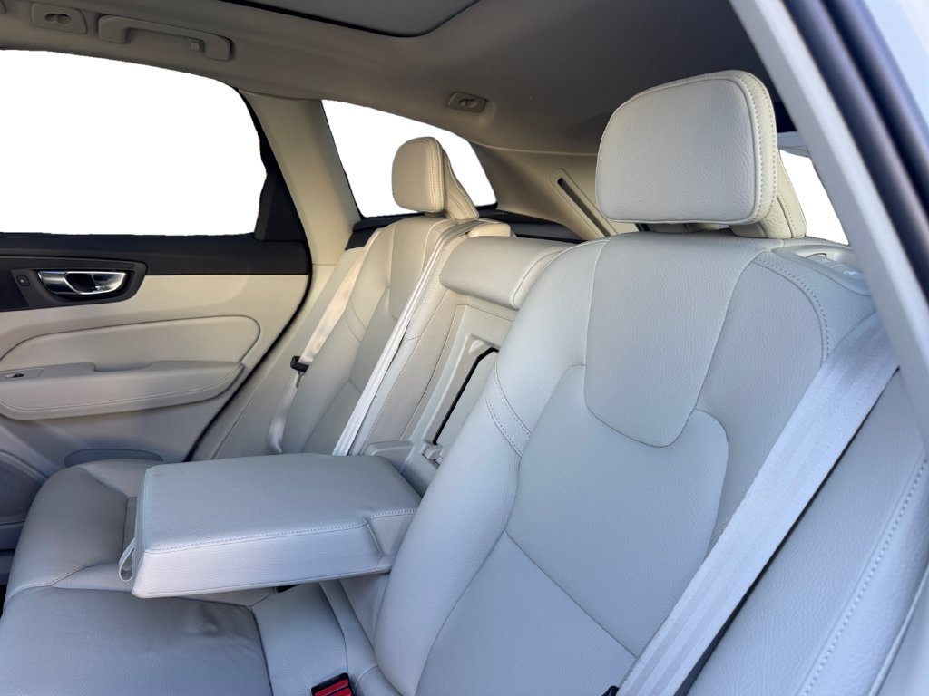 Certified 2024 Volvo XC60 B5 Core w/ Protection Package Premier AWD/4WD image 26