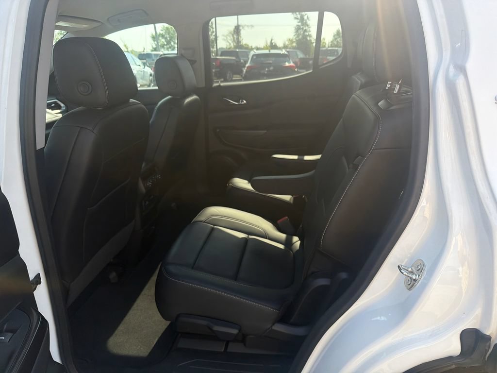 Used 2023 GMC Acadia SLT w/ Preferred Package AWD/4WD image 22