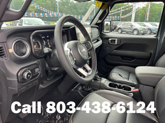 Used 2026 Jeep Wrangler Unlimited Sahara AWD/4WD image 6