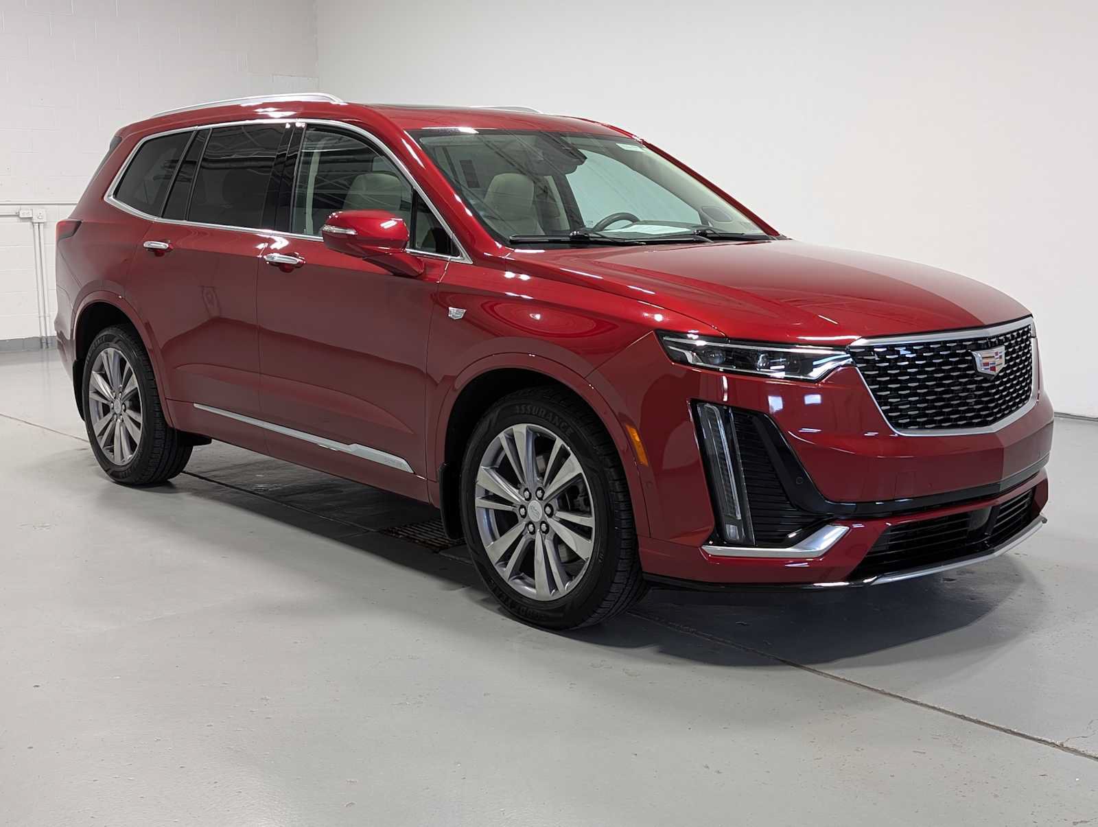 Certified 2024 Cadillac XT6 Premium Luxury w/ Technology Package AWD/4WD image 6