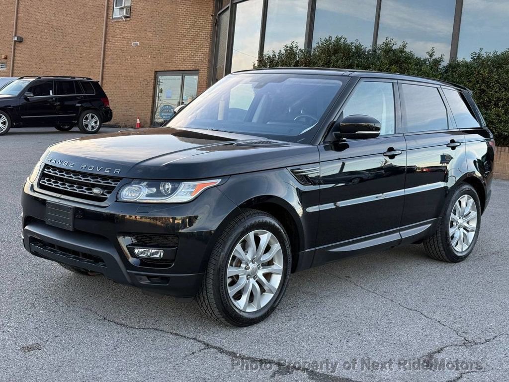 Used 2016 Land Rover Range Rover Sport SE image 3