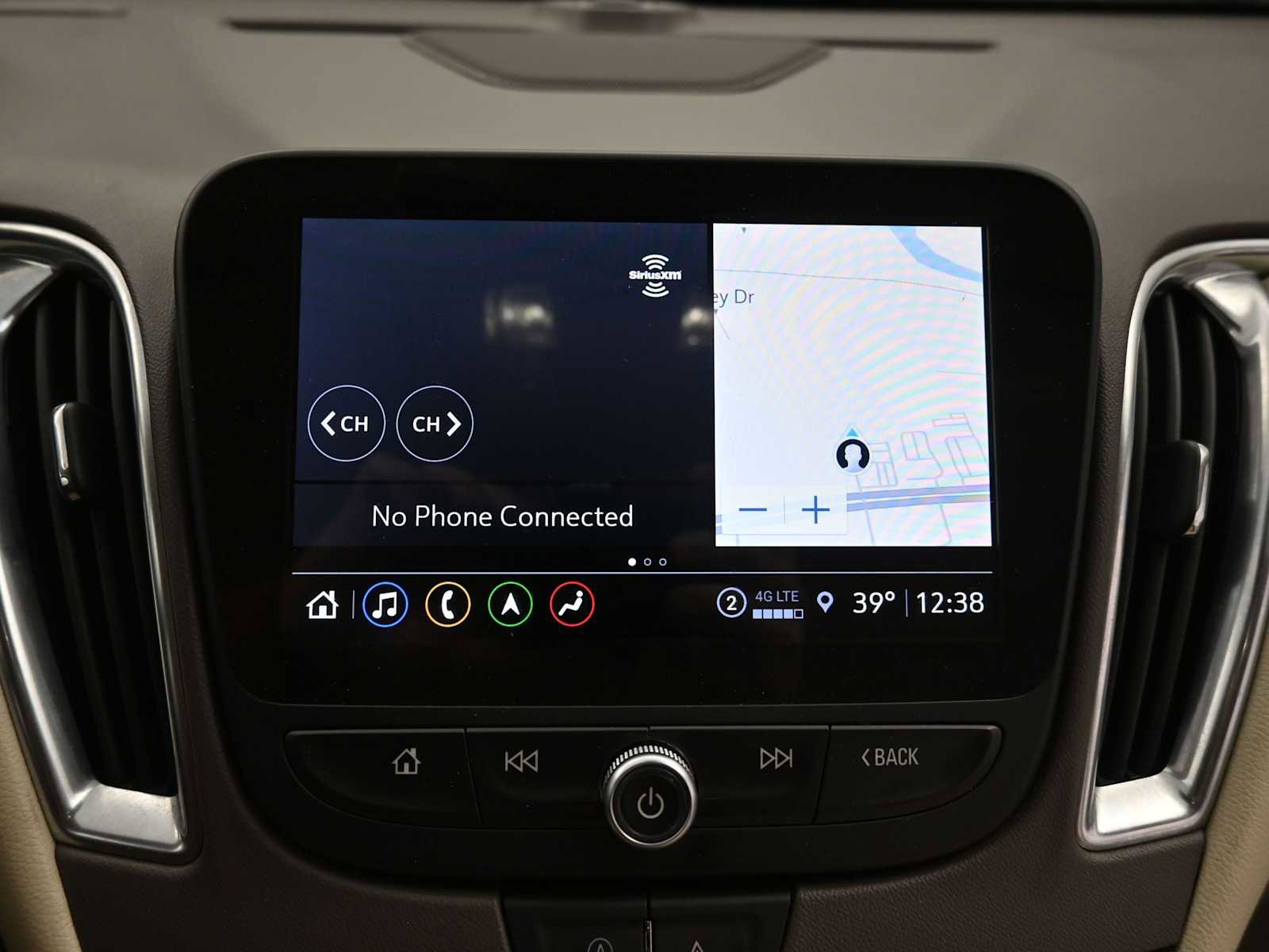 Used 2024 Chevrolet Malibu LT image 15