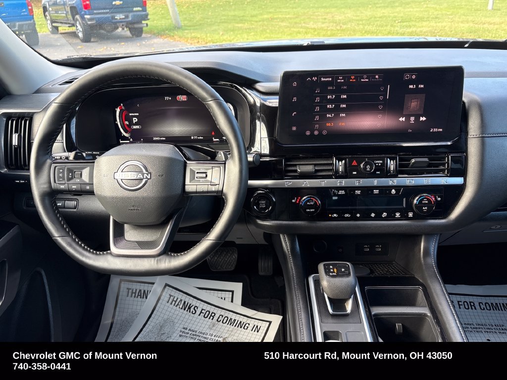 Used 2026 Nissan Pathfinder SL AWD/4WD image 16