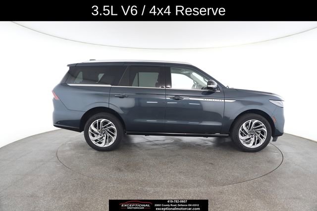 Used 2025 Lincoln Navigator Reserve image 22