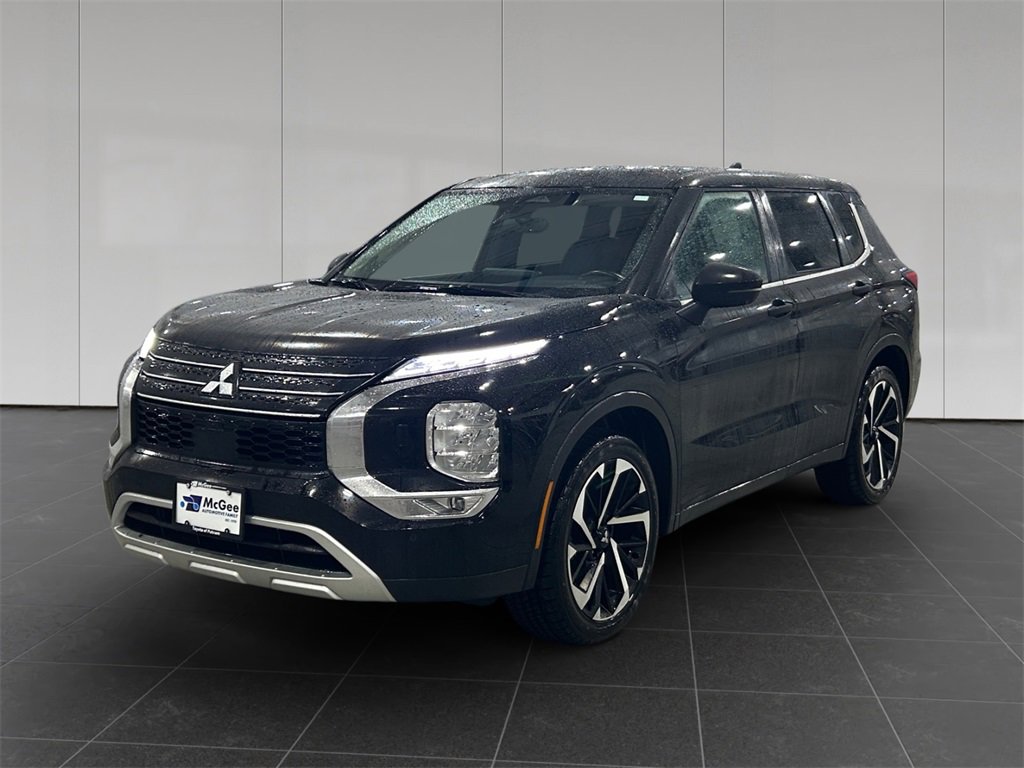 Used 2024 Mitsubishi Outlander SE Black Edition