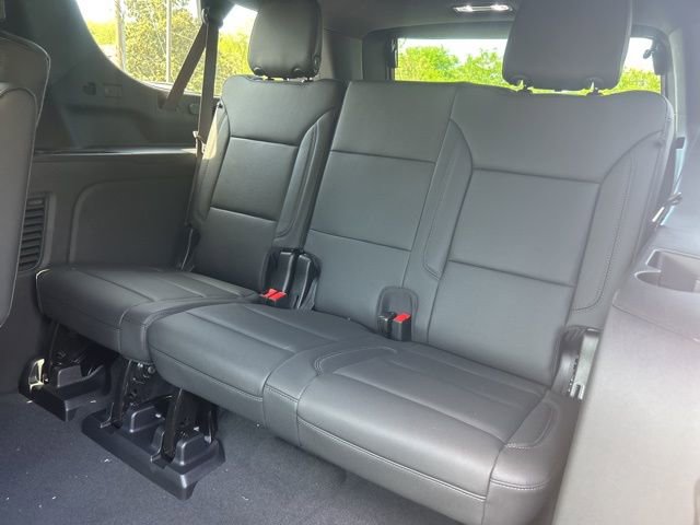 New 2026 Chevrolet Suburban LT w/ Comfort Package image 17