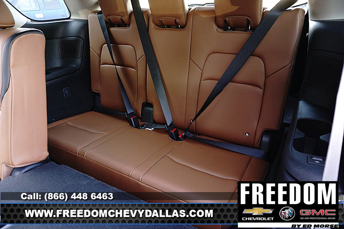 Used 2024 Nissan Pathfinder Platinum w/ Cargo Package image 11