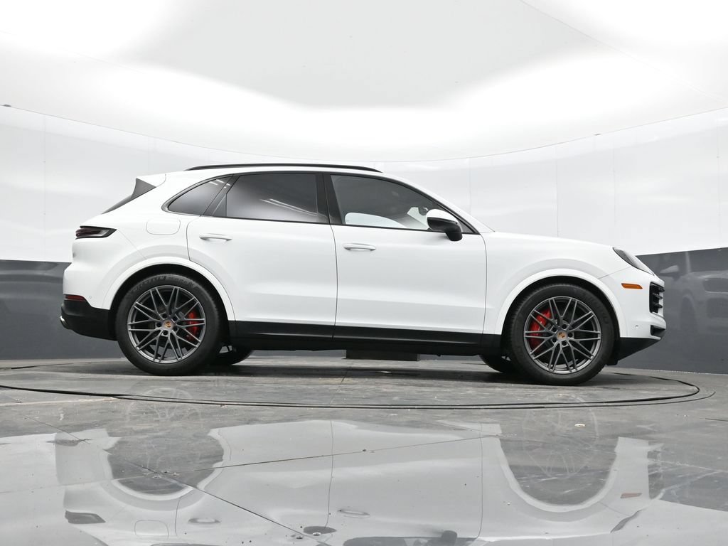Certified 2025 Porsche Cayenne S AWD/4WD image 39